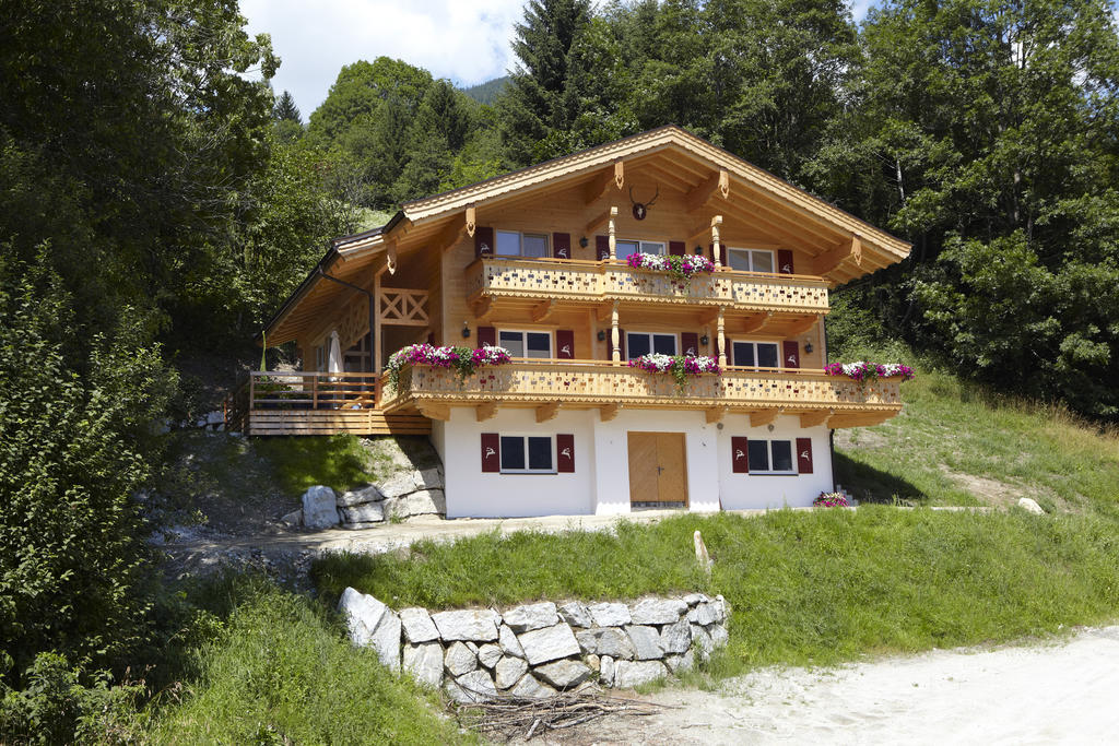 Naturdorf Oberkuehnreit Neukirchen am Großvenediger Buitenkant foto